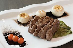 Legend Hotel Lagos Airport, Curio Collection by Hilton