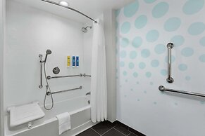 Tru by Hilton Savannah Midtown, GA