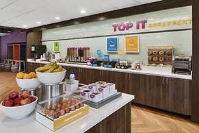 Tru by Hilton Savannah Midtown, GA