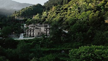 Rouista Tzoumerka Resort