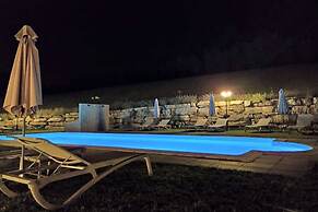 Resort Limax Acis
