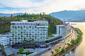 Hotel Indigo Dali Erhai by IHG