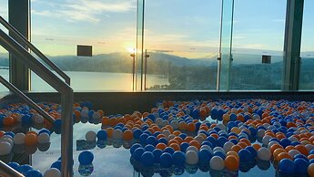 Hotel Indigo Dali Erhai by IHG