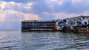 Hotel Indigo Dali Erhai by IHG