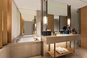 Hotel Indigo Dali Erhai by IHG