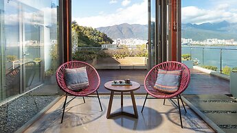 Hotel Indigo Dali Erhai by IHG