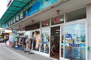 Mangsang East House