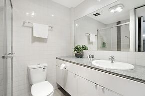 Corporate Stayz at Collins