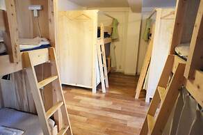 Guesthouse SUN - Hostel