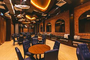 Tasik Villa International Resort