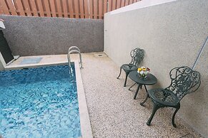 Tasik Villa International Resort