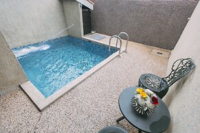 Tasik Villa International Resort