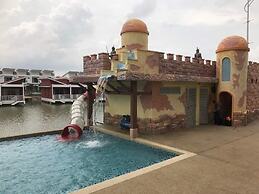 Tasik Villa International Resort