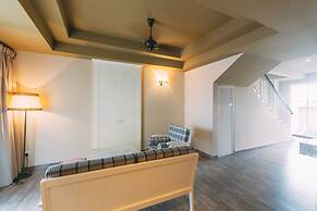 Tasik Villa International Resort