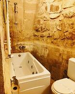 Monte Cappa Cave House