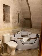 Monte Cappa Cave House