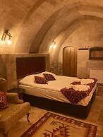 Monte Cappa Cave House