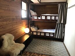 Niseko Backcountry Lodge - Hostel