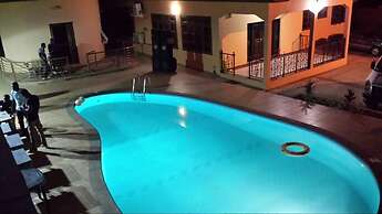 Ponderosa Travel Lodge