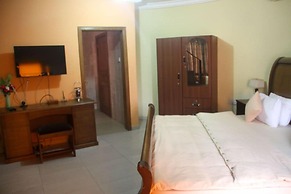 Ponderosa Travel Lodge