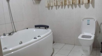 Ponderosa Travel Lodge