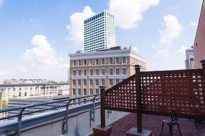 Cozy Condos near French Quarter