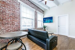 Cozy Condos near French Quarter