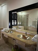 The Bird Exclusive Guest House & Spa