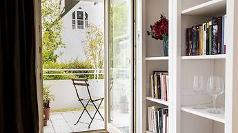 Sweet City with Balcony