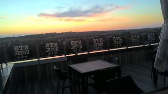 STS Hotel