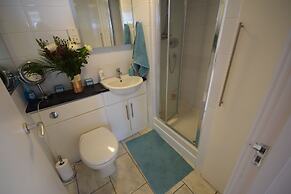 Isabella Penthouse 15th Floor, Seafront