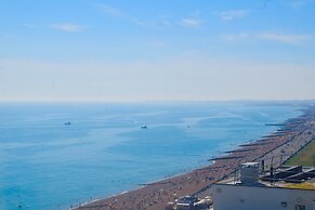 Isabella Penthouse 15th Floor, Seafront