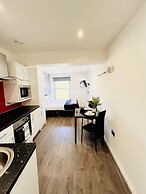 Fox House, Studio Apartments