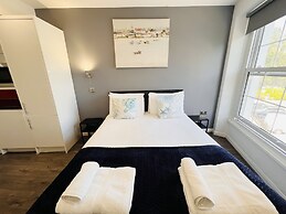 Fox House, Studio Apartments
