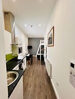 Fox House, Studio Apartments