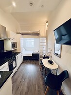 Fox House, Studio Apartments