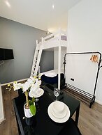Fox House, Studio Apartments