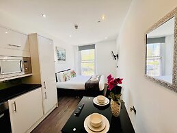 Fox House, Studio Apartments