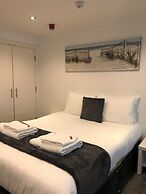 Fox House, Studio Apartments