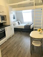 Fox House, Studio Apartments