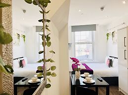 Fox House, Studio Apartments