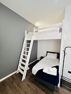 Fox House, Studio Apartments