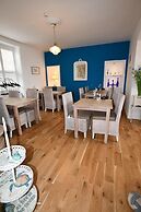 No 98 Boutique Hotel