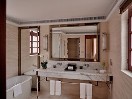 Capella Shanghai, Jian Ye Li