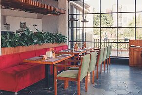 Manu Maharani Resorts