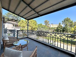 Manu Maharani Resorts