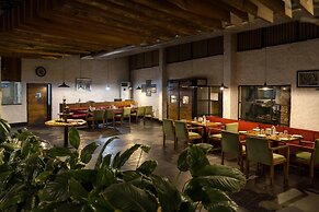 Manu Maharani Resorts