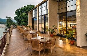 Manu Maharani Resorts