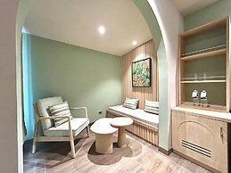 Manu Maharani Resorts