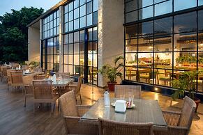 Manu Maharani Resorts